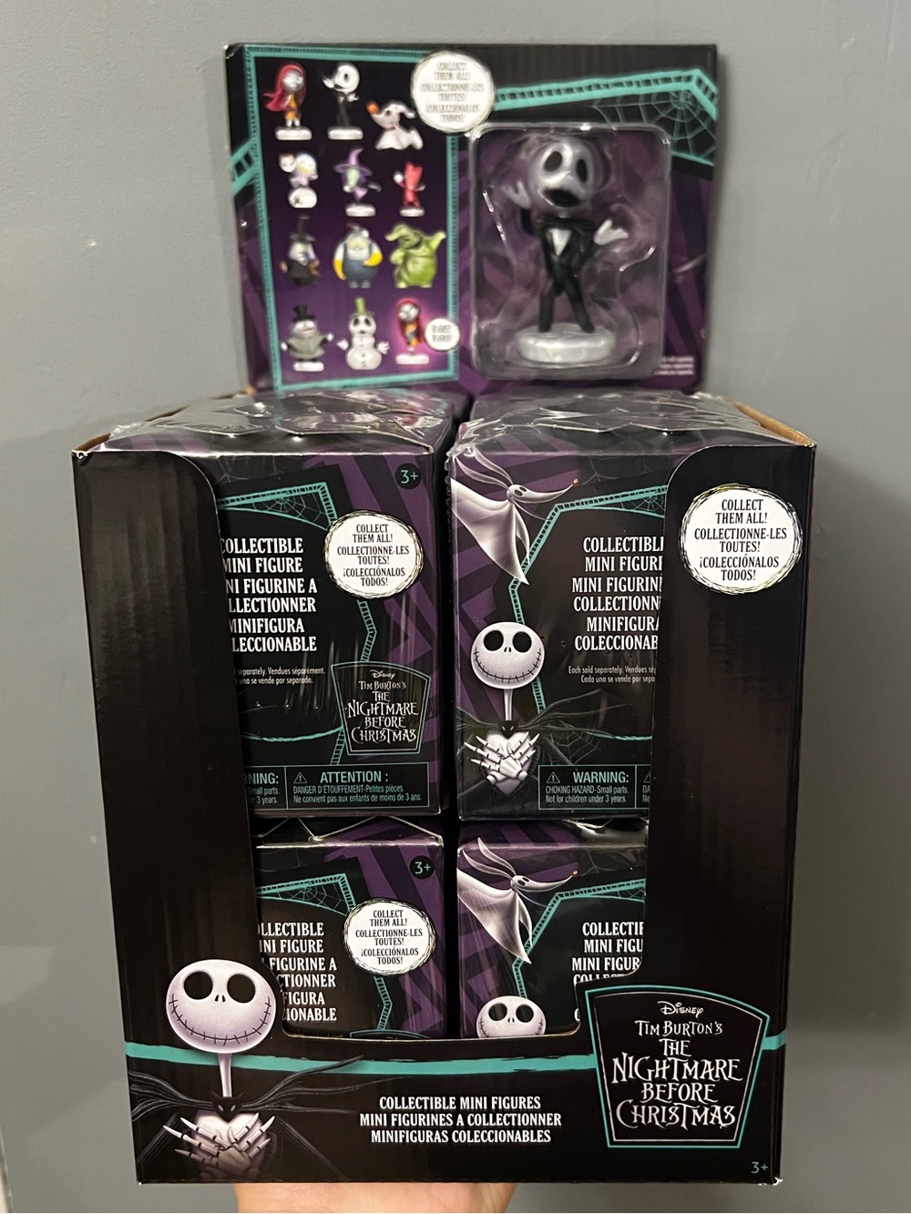 THE NIGHTMARE BEFORE CHRISTMAS 2.5" FIGURE (BLIND BOX) 2025 Lot Of 12 & Display
